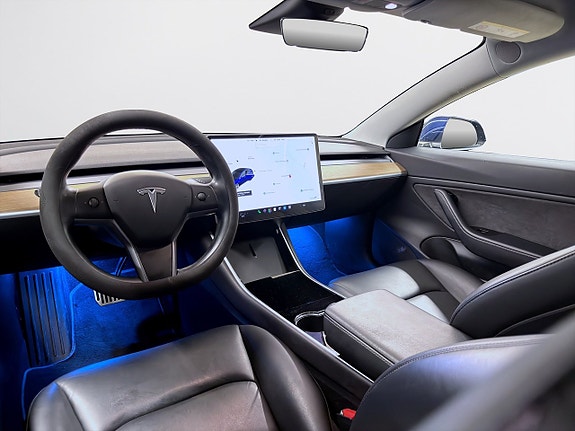 Tesla Model 3 14 of 18