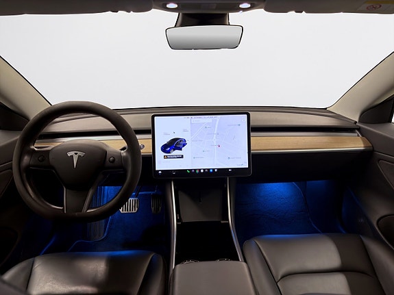 Tesla Model 3 10 of 18