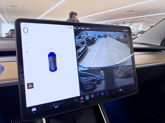 Tesla Model 3 17 of 18