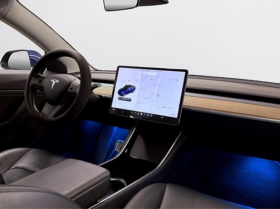 Tesla Model 3 15 of 18