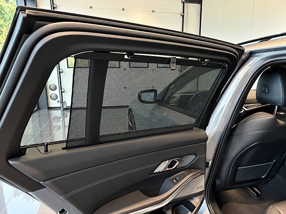 BMW 320d 11 of 14