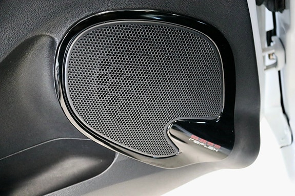 Renault Clio 16 of 18