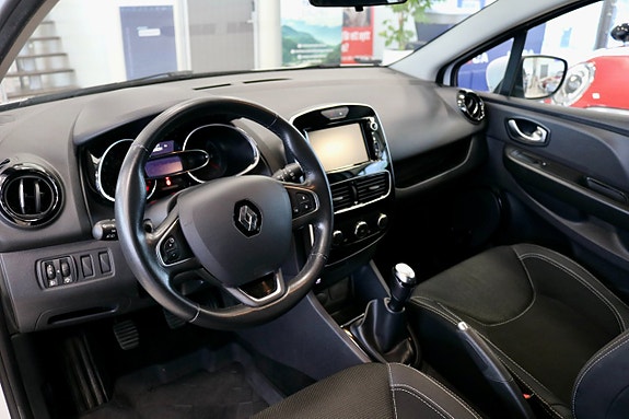 Renault Clio 11 of 18