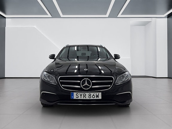 Mercedes-Benz E300 de 2 of 14