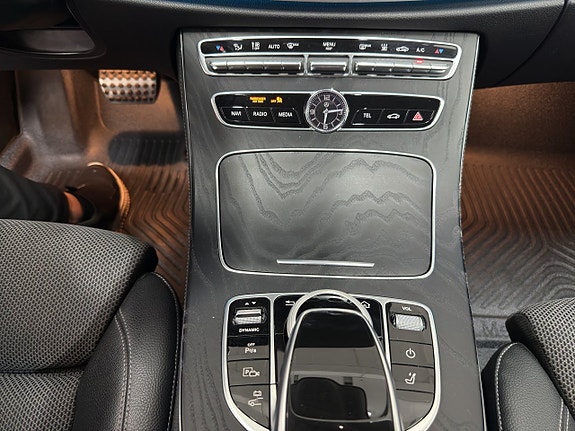 Mercedes-Benz E300 de 13 of 14