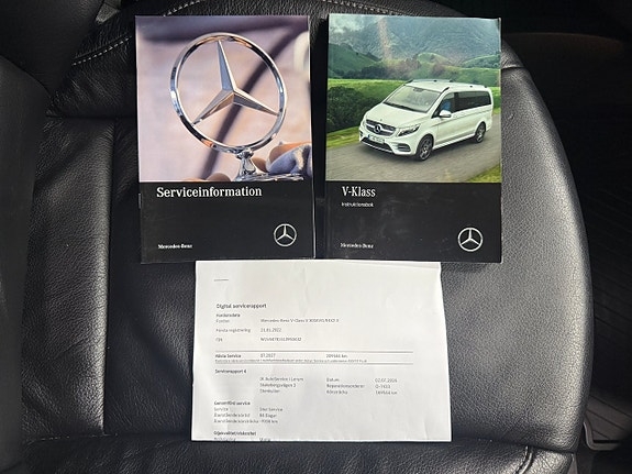 Mercedes-Benz V300 25 of 25