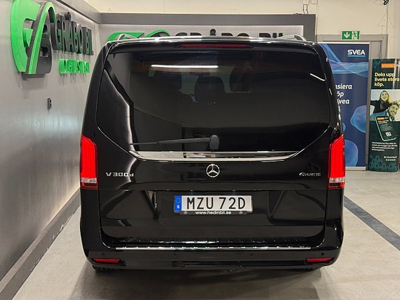 Mercedes-Benz V300 8 of 25