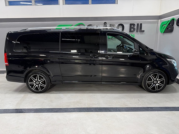 Mercedes-Benz V300 6 of 25
