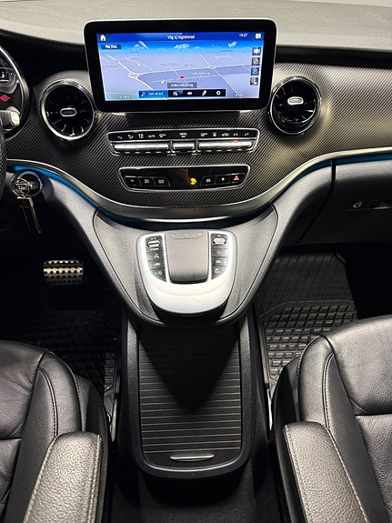 Mercedes-Benz V300 19 of 25
