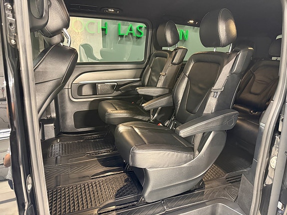 Mercedes-Benz V300 12 of 25