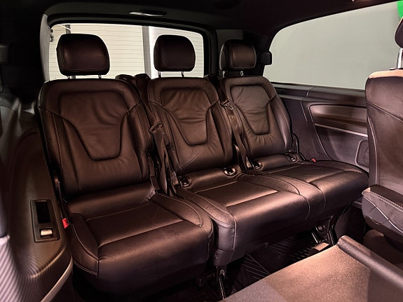 Mercedes-Benz V300 15 of 25