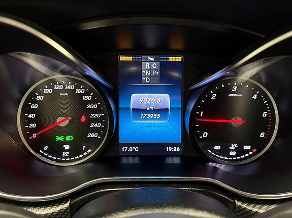 Mercedes-Benz V300 22 of 25