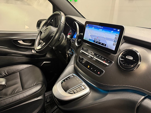 Mercedes-Benz V300 18 of 25