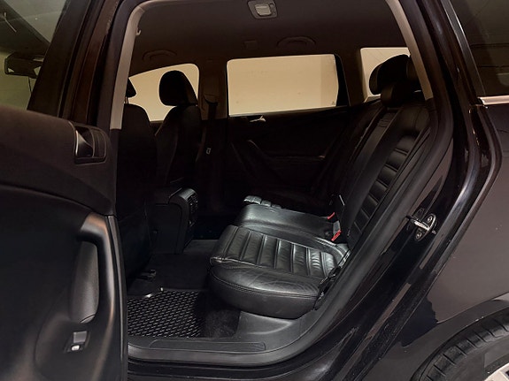 Volkswagen Passat 13 of 20