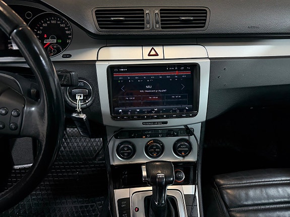 Volkswagen Passat 17 of 20