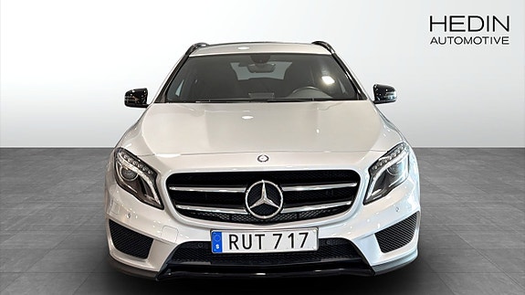Mercedes-Benz GLA200 8 of 9