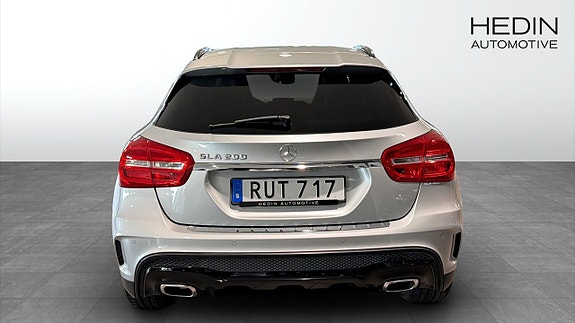 Mercedes-Benz GLA200 7 of 9