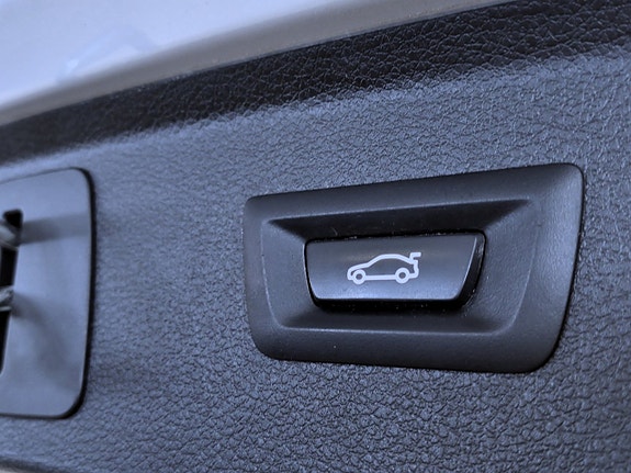 BMW 225xe 15 of 16