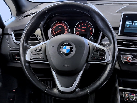 BMW 225xe 9 of 16