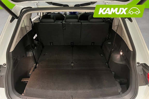 Volkswagen Tiguan Allspace 17 of 26