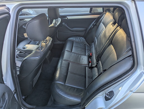 BMW 325Xi 15 of 19