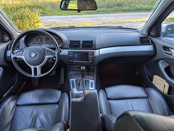 BMW 325Xi 9 of 19