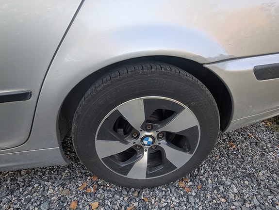 BMW 325Xi 13 of 19