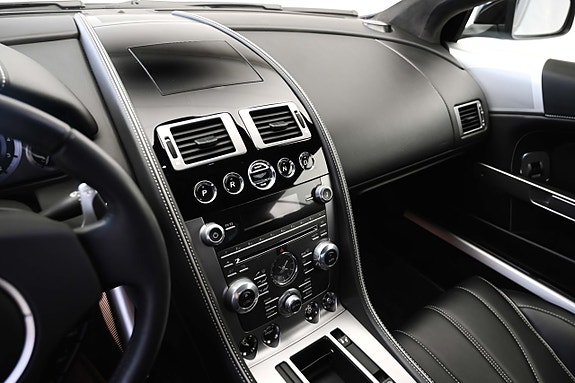 Aston Martin DB9 17 of 27