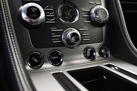 Aston Martin DB9 18 of 27