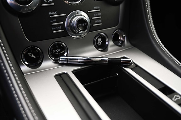 Aston Martin DB9 21 of 27