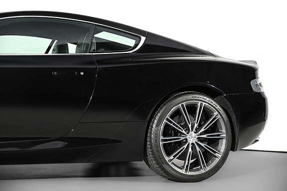 Aston Martin DB9 9 of 27