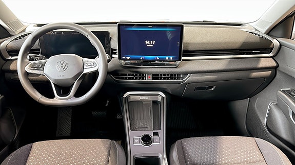Volkswagen T-Roc 10 of 12