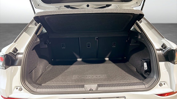 Volkswagen T-Roc 12 of 12