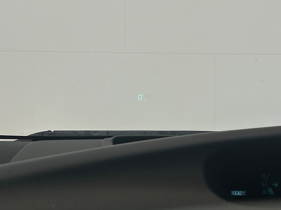 Toyota Prius 9 of 19