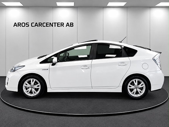 Toyota Prius 2 of 19