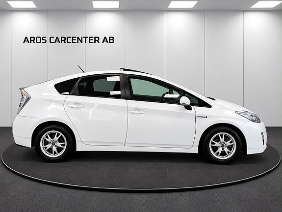 Toyota Prius 18 of 19