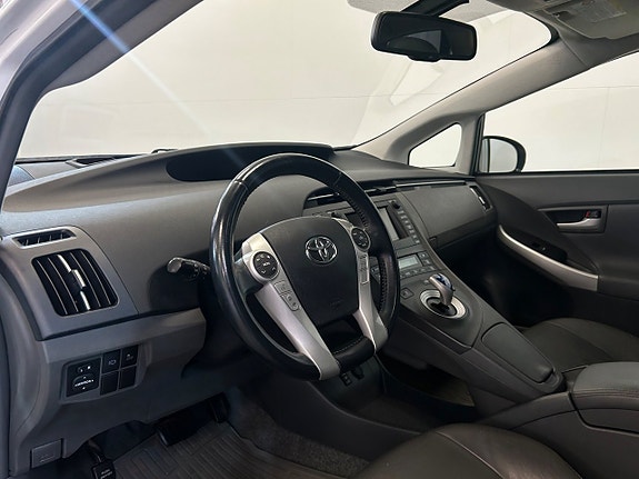 Toyota Prius 13 of 19