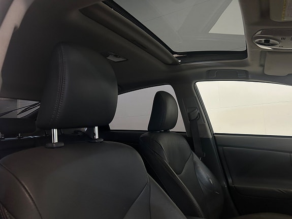 Toyota Prius 5 of 19