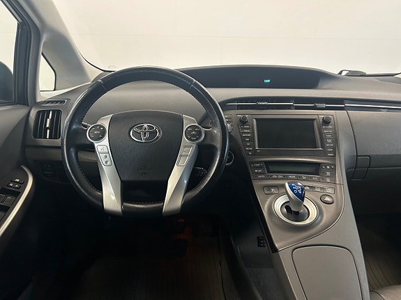 Toyota Prius 12 of 19