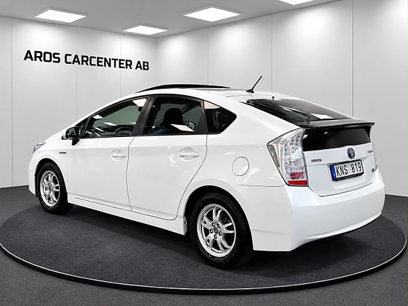 Toyota Prius 3 of 19