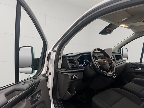 Ford Transit Custom 14 of 30