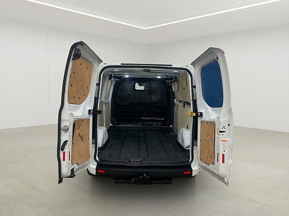 Ford Transit Custom 13 of 30