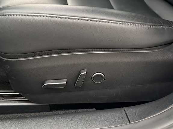 Tesla Model 3 16 of 30