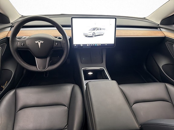 Tesla Model 3 18 of 30