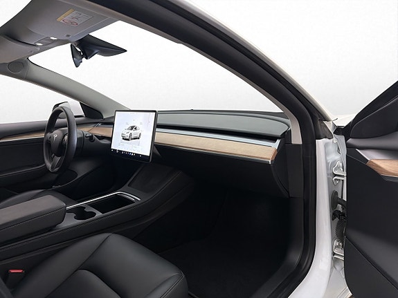 Tesla Model 3 28 of 30
