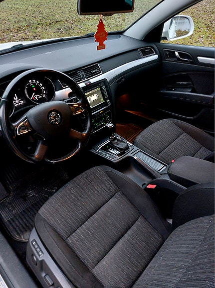 Skoda Superb 4 of 6