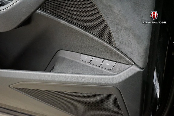Audi Q8 e-tron 11 of 25
