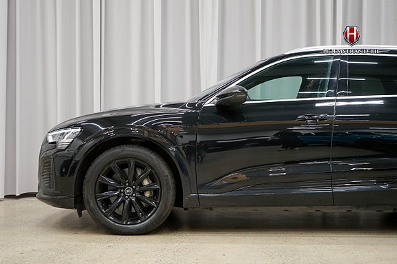 Audi Q8 e-tron 7 of 25