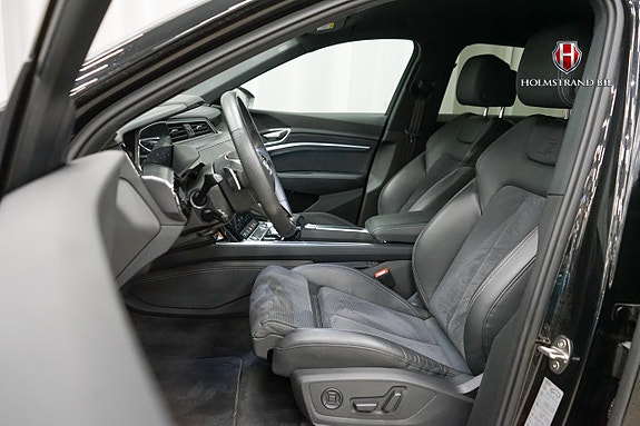 Audi Q8 e-tron 10 of 25