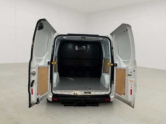 Ford Transit Custom 12 of 30